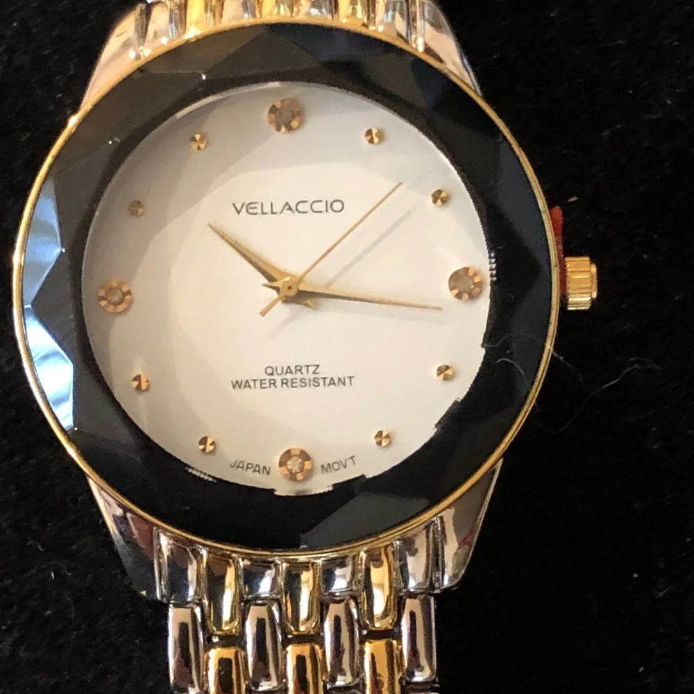 - Men’s Gold and Silver Watch - Picture 6 of 9